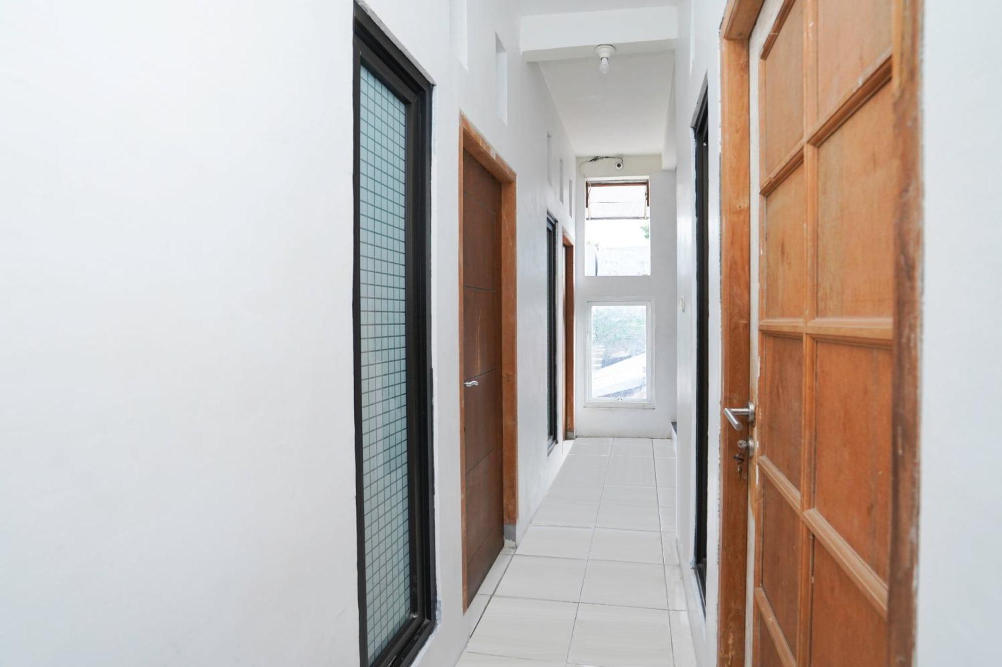 Spot On 2479 Berkah Residence Syariah Gresik Luaran gambar